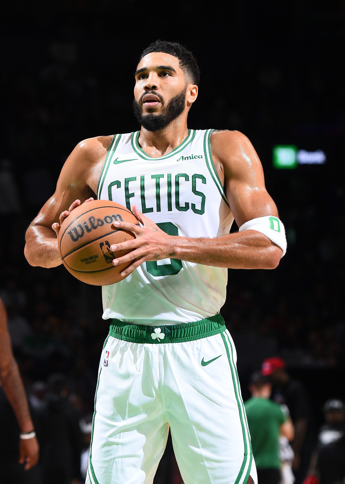 竞技宝电竞-波士顿凯尔特人迎欧篮联关键赛，转会期伤情更新，气氛紧张，年轻球员得到机会的简单介绍