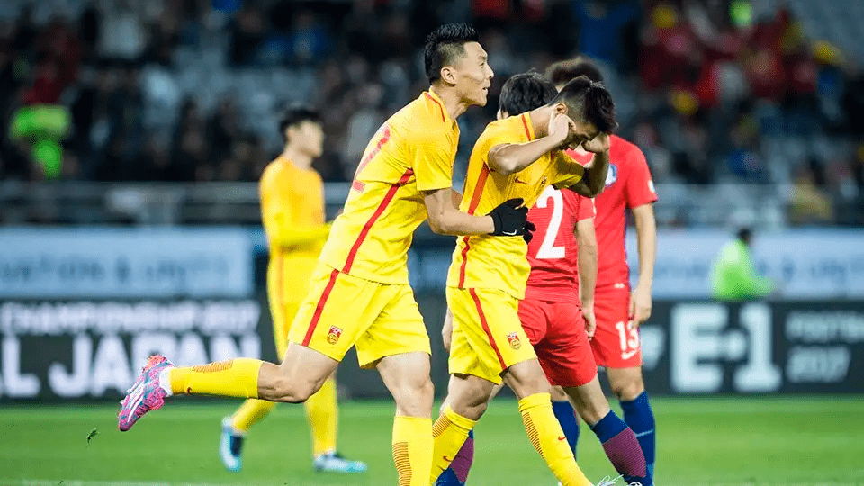  清晨亚冠焦点战，波士顿凯尔特人外线爆发，质疑声仍在，球探报告显示潜力