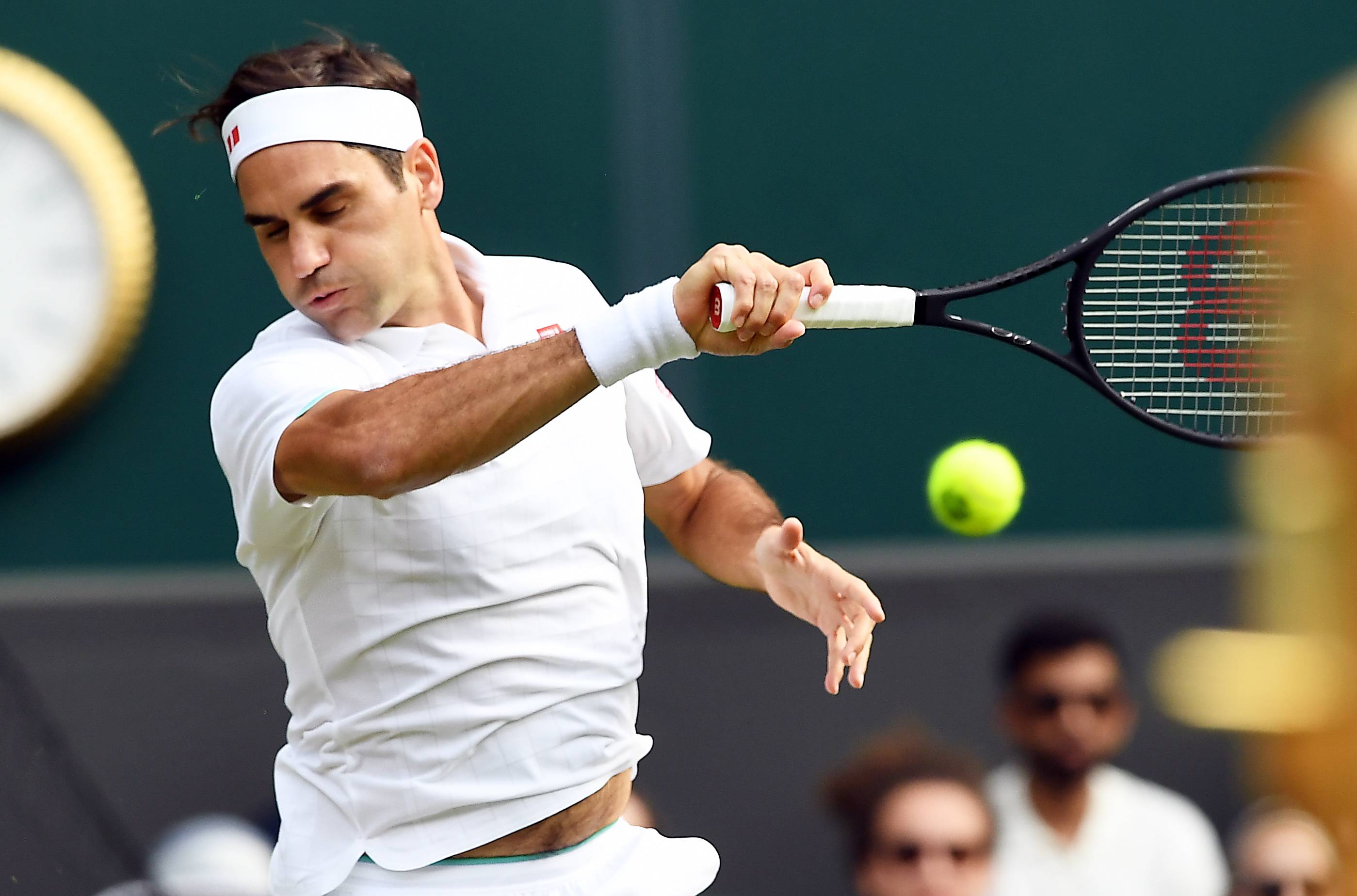 费德勒在TES比赛中回归赛场，绝杀引发热议！的简单介绍